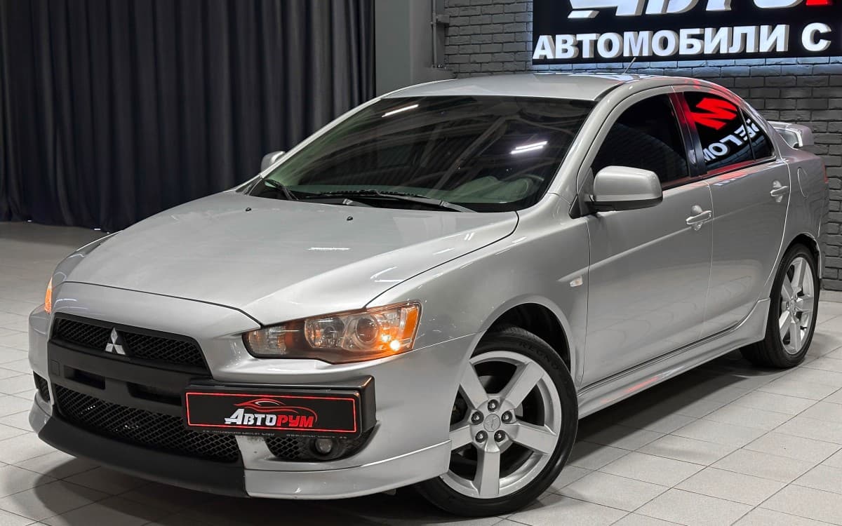 Mitsubishi Lancer - 2